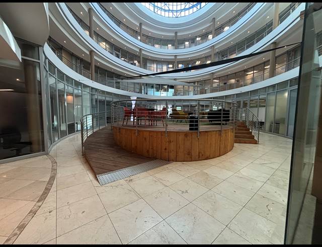 349M² OFFICE TO LET IN AIRPORT INDUSTRIA